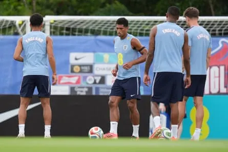 Englands Jude Bellingham, in der Mitte, im Training