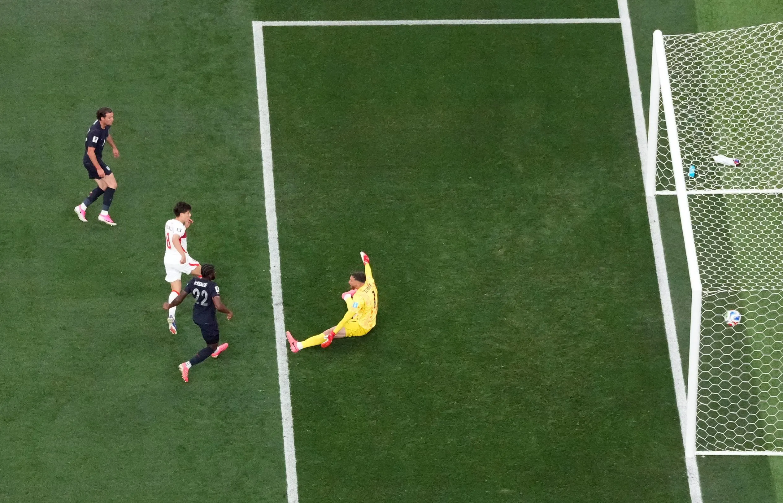Arda Güler equalises for Turkey.