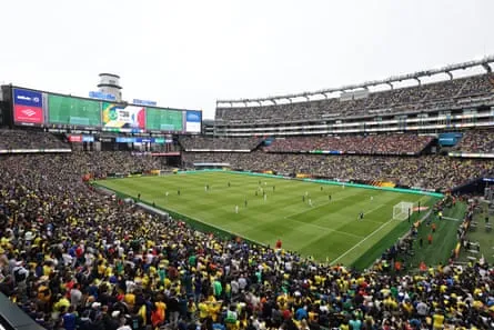 Eine allgemeine Ansicht des Gillette Stadions während eines Fußballspiels.