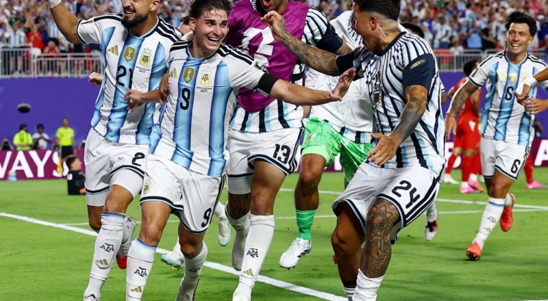 Julián Álvarez’s extra-time stunner sinks 10-man Switzerland to send Argentina into semi-finals
