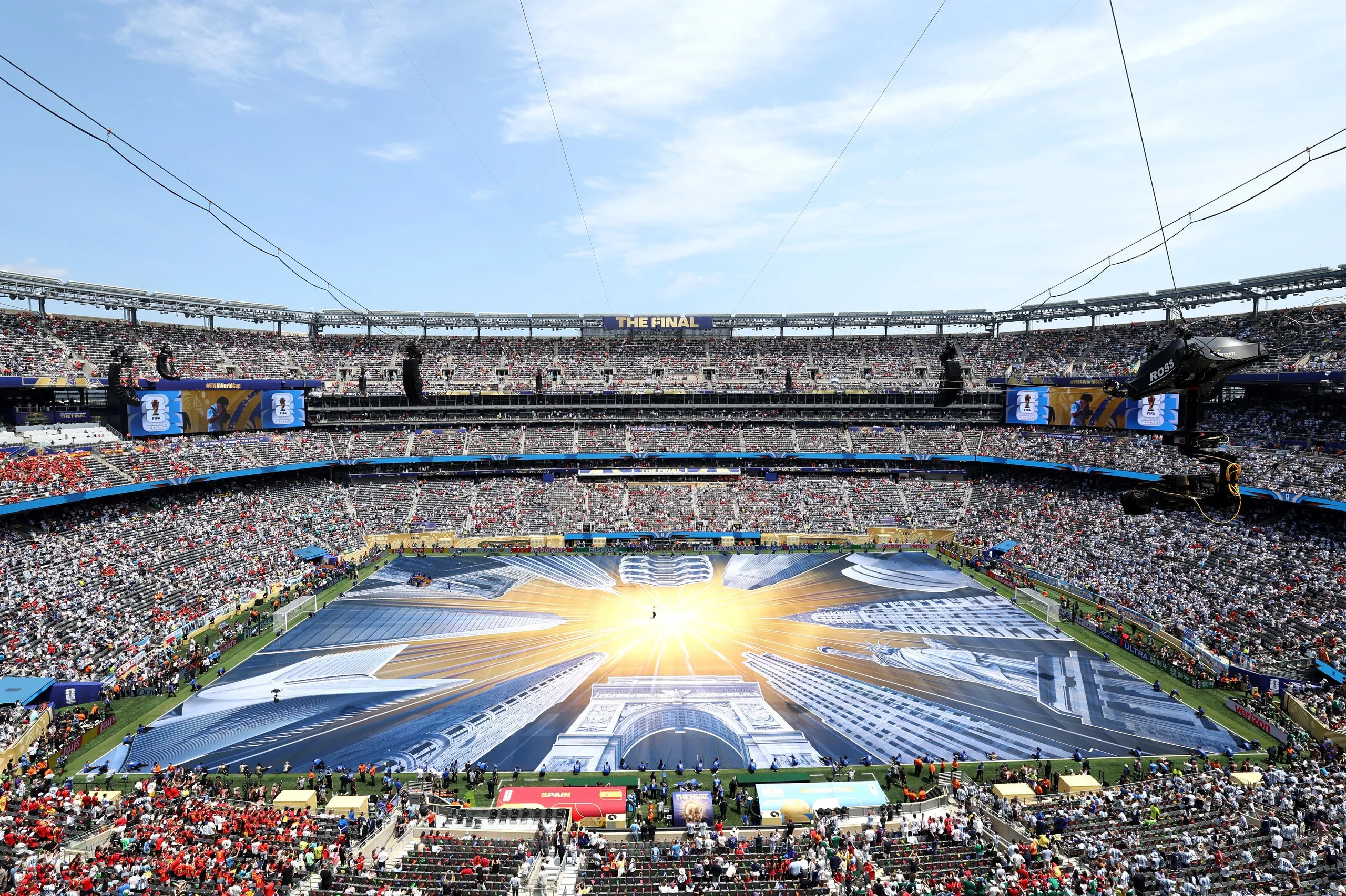 The world’s most famous tarp in action